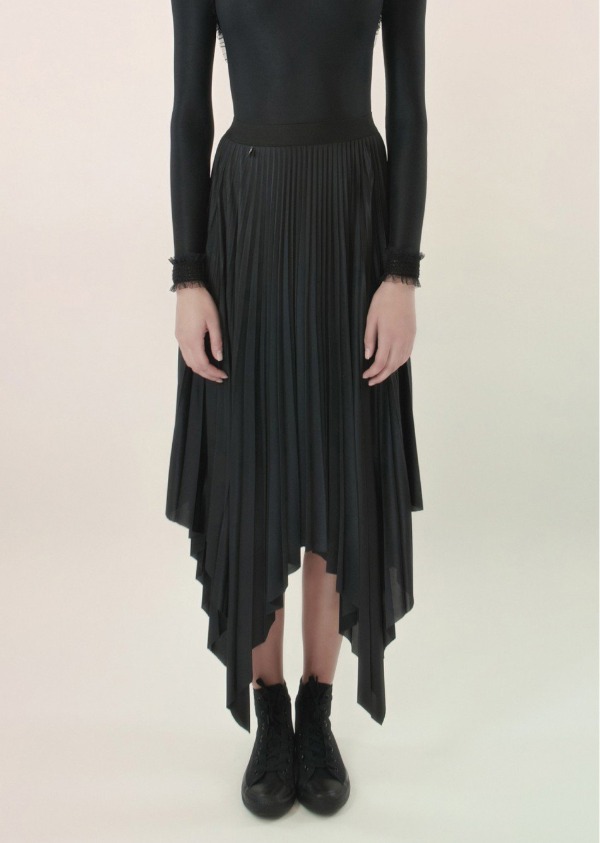 SUN-RAY – pleated black skirt - NISARAT